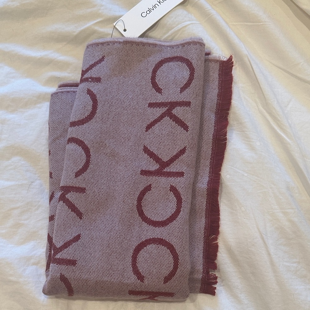 Calvin Klein Mauve and Burgundy Logo Scarf